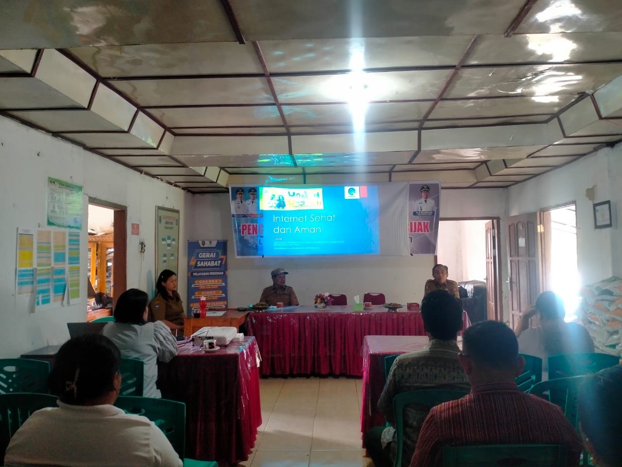 Diskominfosan Tana Toraja Sosialisasikan Internet Sehat di Lembang Ra’bung